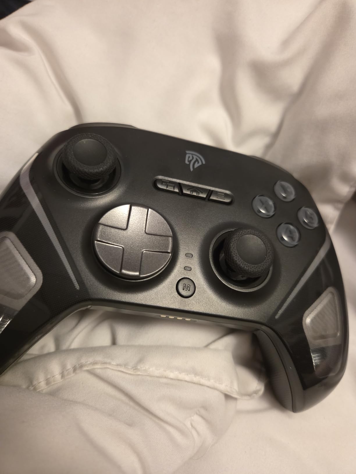 EasySMX D10 Wireless Game Controller, TMR Anti-Drift Joysticks customer photo 2