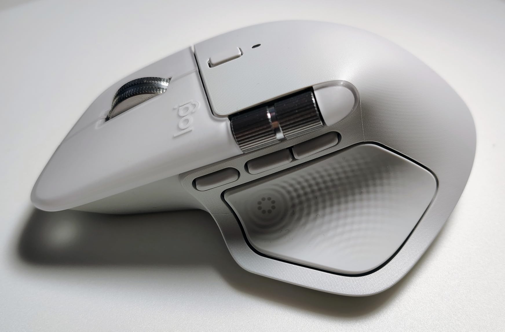 Logitech MX Master 4 for Mac, Ergonomic Bluetooth Mouse with Advanced Performance Haptic Feedback, Ultra-Fast Scrolling, USB-C Charging, MacOS, iPadOS, Windows - Space Black customer photo 2