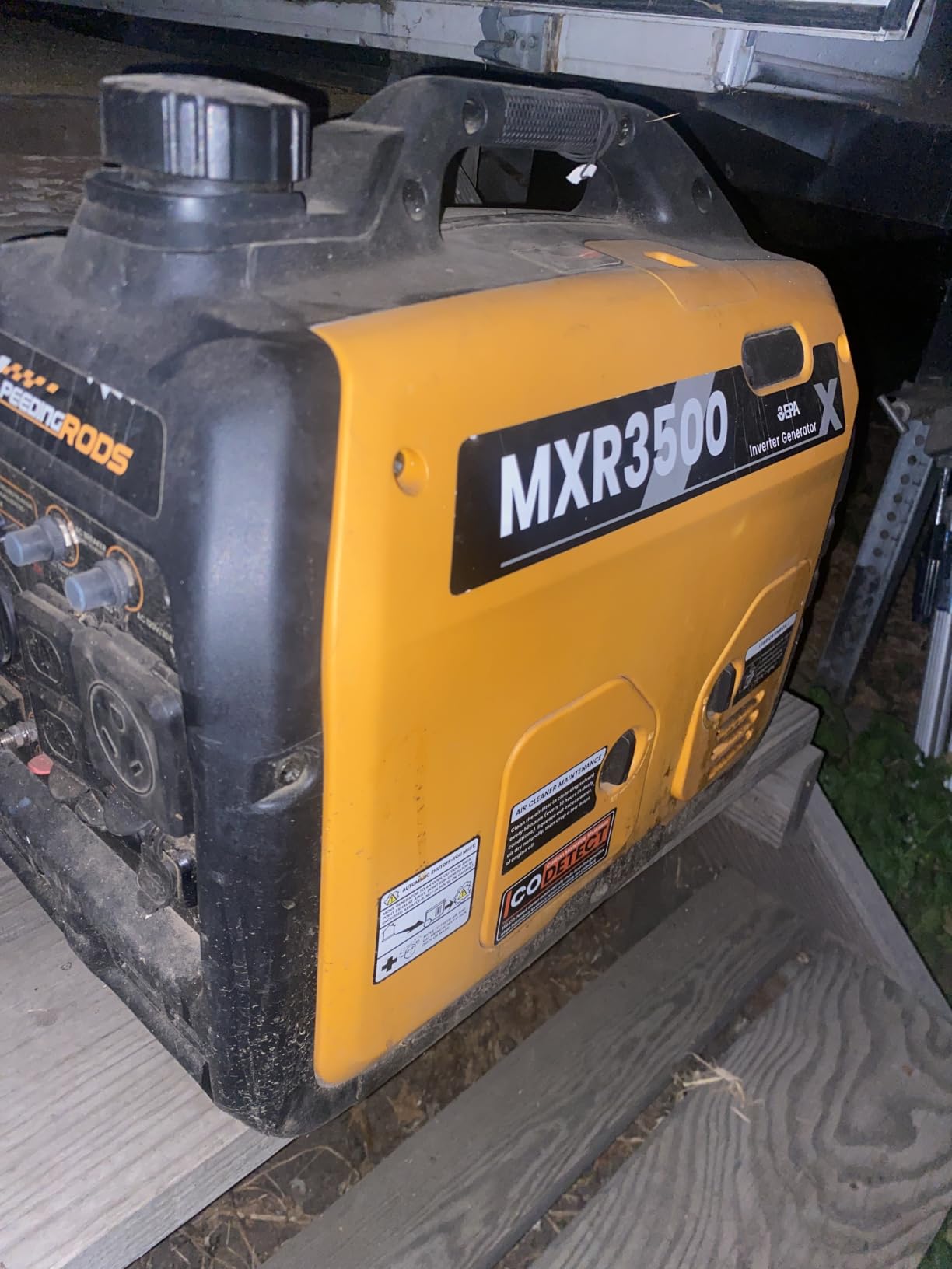 maXpeedingrods 4000 Watt Portable Inverter Generator Gasoline, EPA Compliant, App Remote Data Monitor, Compact and Lightweight for Outdoor Camping, Family Power Failure in Extreme Weather customer photo 2