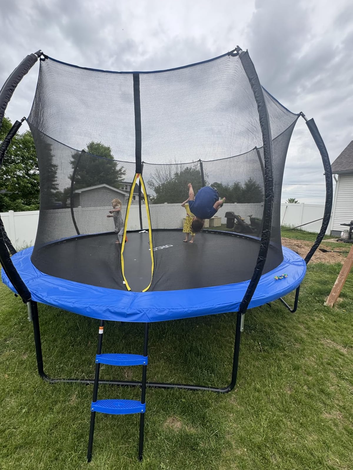 ORCC Kids Trampoline Outdoor 8FT 10FT 12FT 14FT 15FT 16FT with Enclosure, Non-Slip Ladder & Anti-Rust Coated Frame, 1200LBS Weight Capacity Recreational Backyard Large Trampoline for Kids & Adults customer photo 2