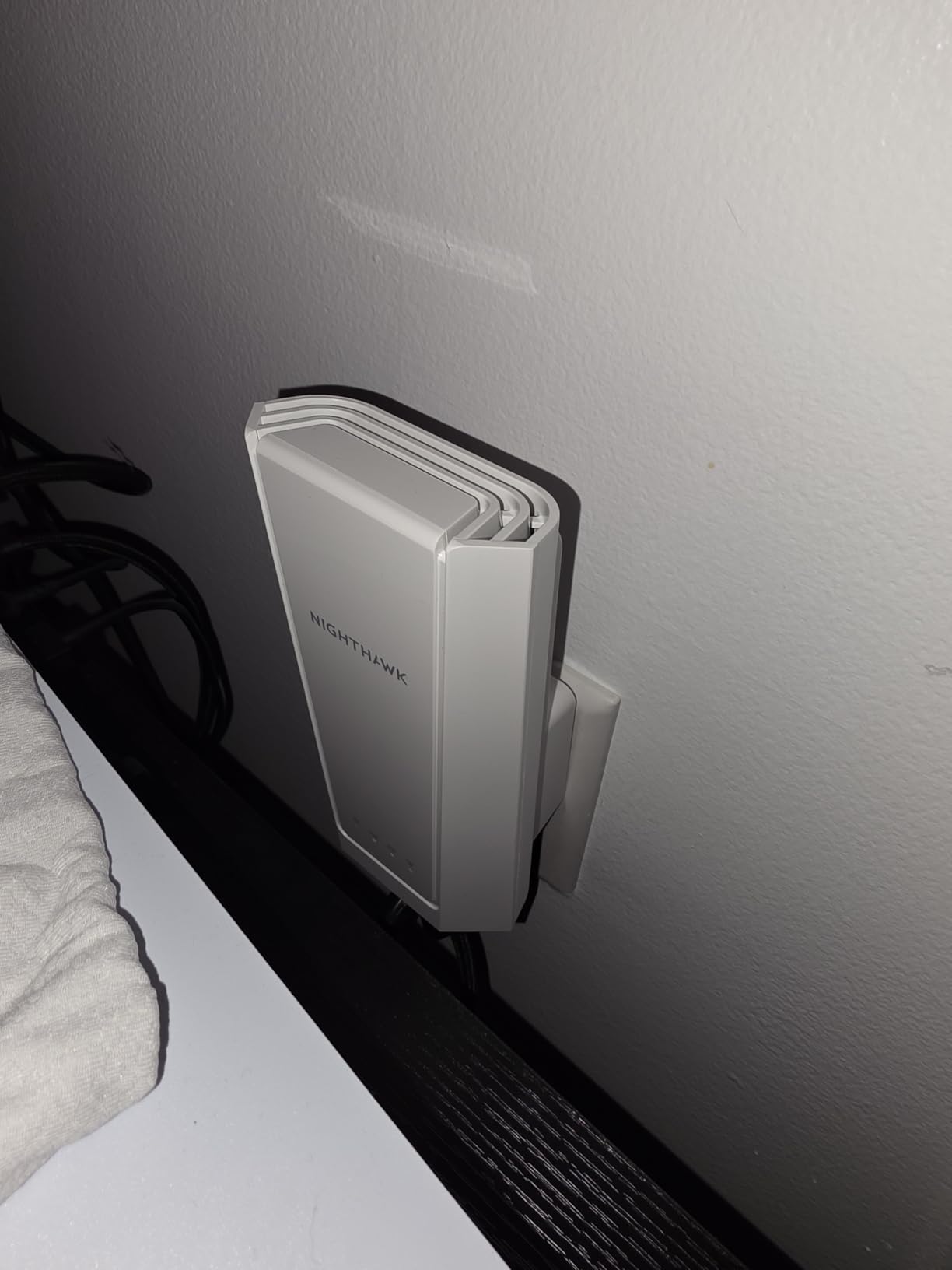 WiFi 7 Range Extender (EXS18) - BE3600 Dual-Band Wireless Internet Signal Range Extender (up to 3.6 Gbps Speed) - Add up to 1,200 sq. ft., 40 Devices - WPA3 Security, Smart Roaming customer photo 2