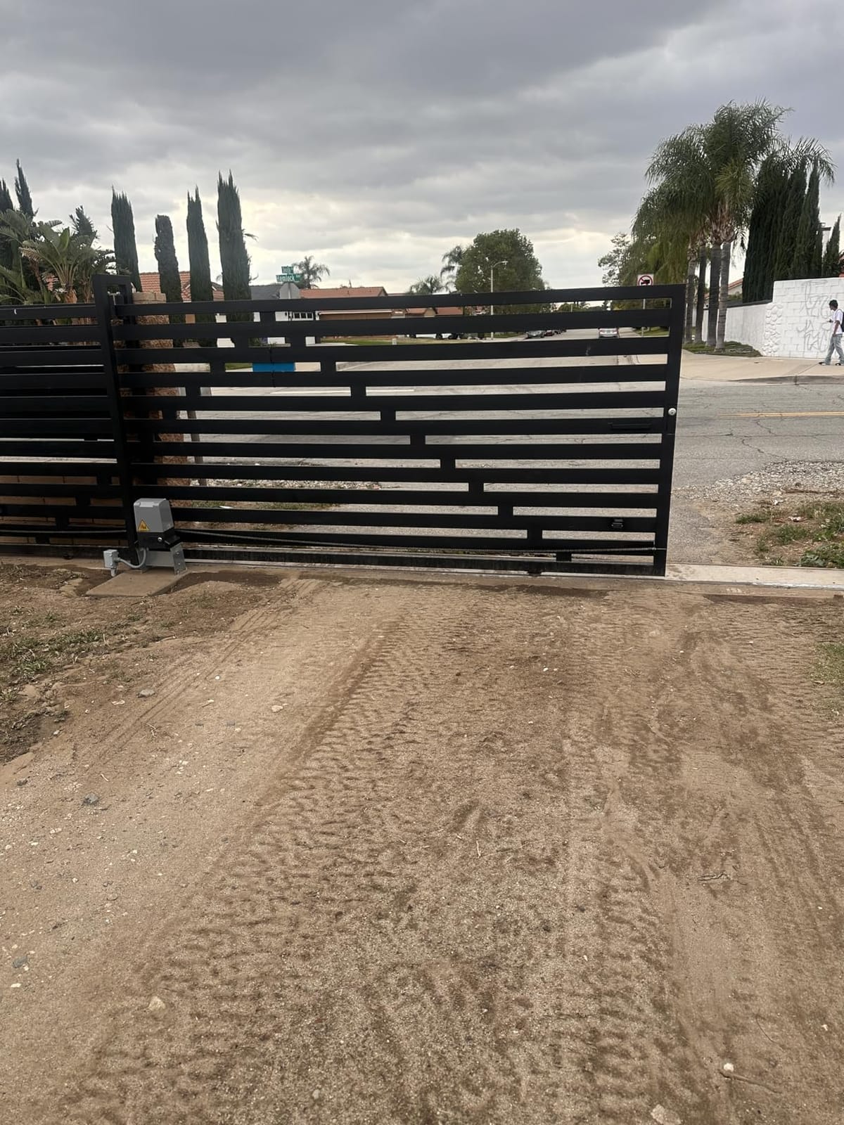 4400lbs Automatic Sliding Gate Opener with APP Control & 4 Remotes | 750W Heavy Duty Electric Sliding Gate Motor Kit with Wireless Keyboard customer photo 1