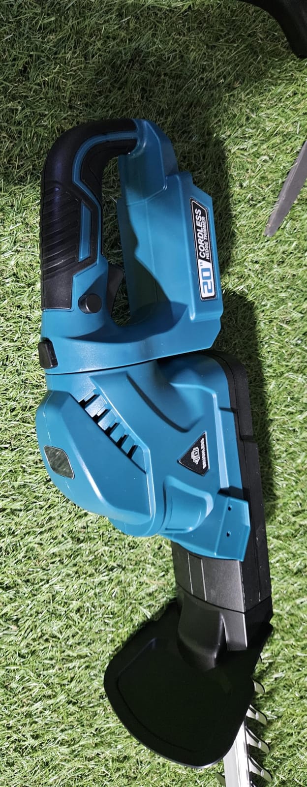 Cordless Hedge Trimmer with Rotatable Handle for Makita 18V Battery, 52cm Brushless Motor Trimmers Battery Powered, Electric Hedge Trimmer Cordless Bush Trimmers for Garden, Yard (Battery Not Included) customer photo 2