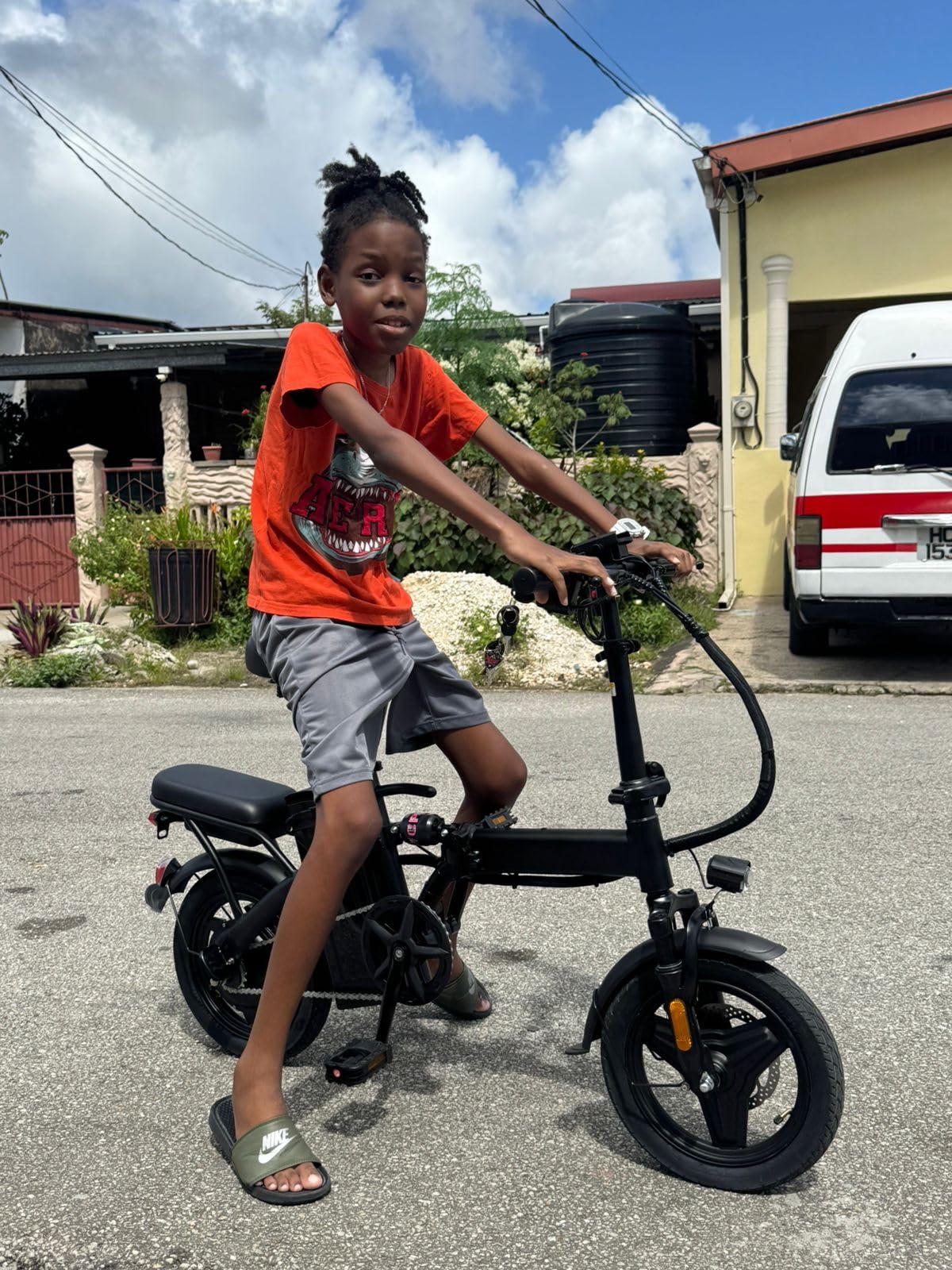 Electric Bike for Adults and Teens, 560W Motor 20MPH Compact Commuter Electric Bicycles, 32 Miles Range, 48V 10Ah Battery, 3 Shock Absorbers, 14