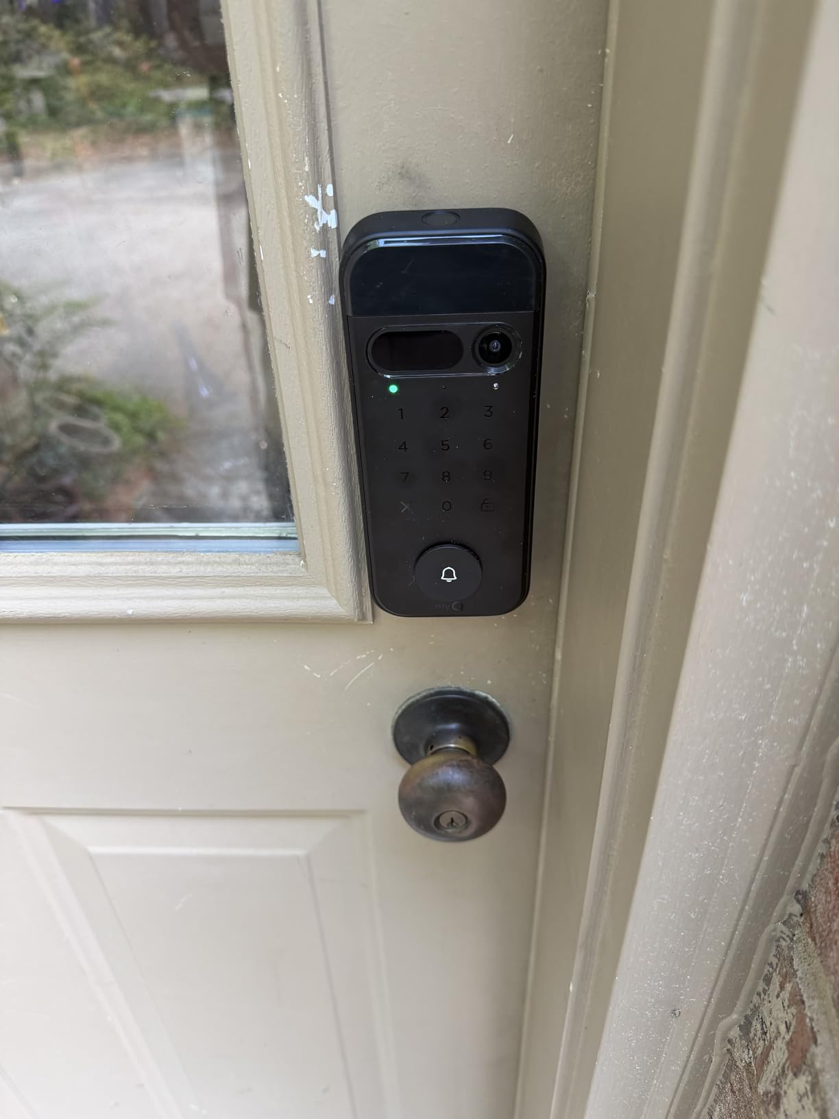 myQ Secure View 3-in-1 Smart Lock with 2K HDR Video Doorbell Camera, Face Access, Fingerprint Access, PIN & App Control - Intelligent Entry with Built-in Camera, Color Night Vision & Two-Way Audio customer photo 1