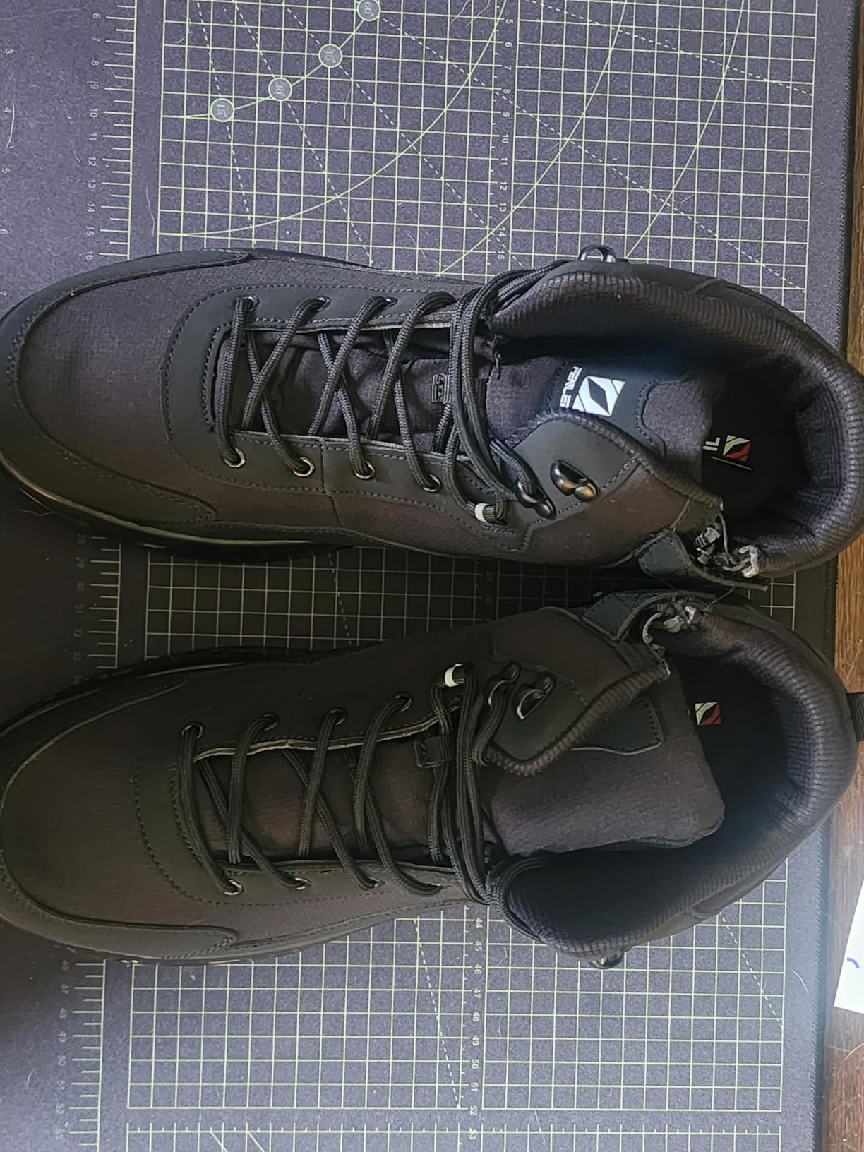 FENLERN Mens Waterproof Hiking Boots Wide Toe Box Lightweight Outdoor Trekking Shoes Non Slip Breathable Backpacking Boots for Men customer photo 2