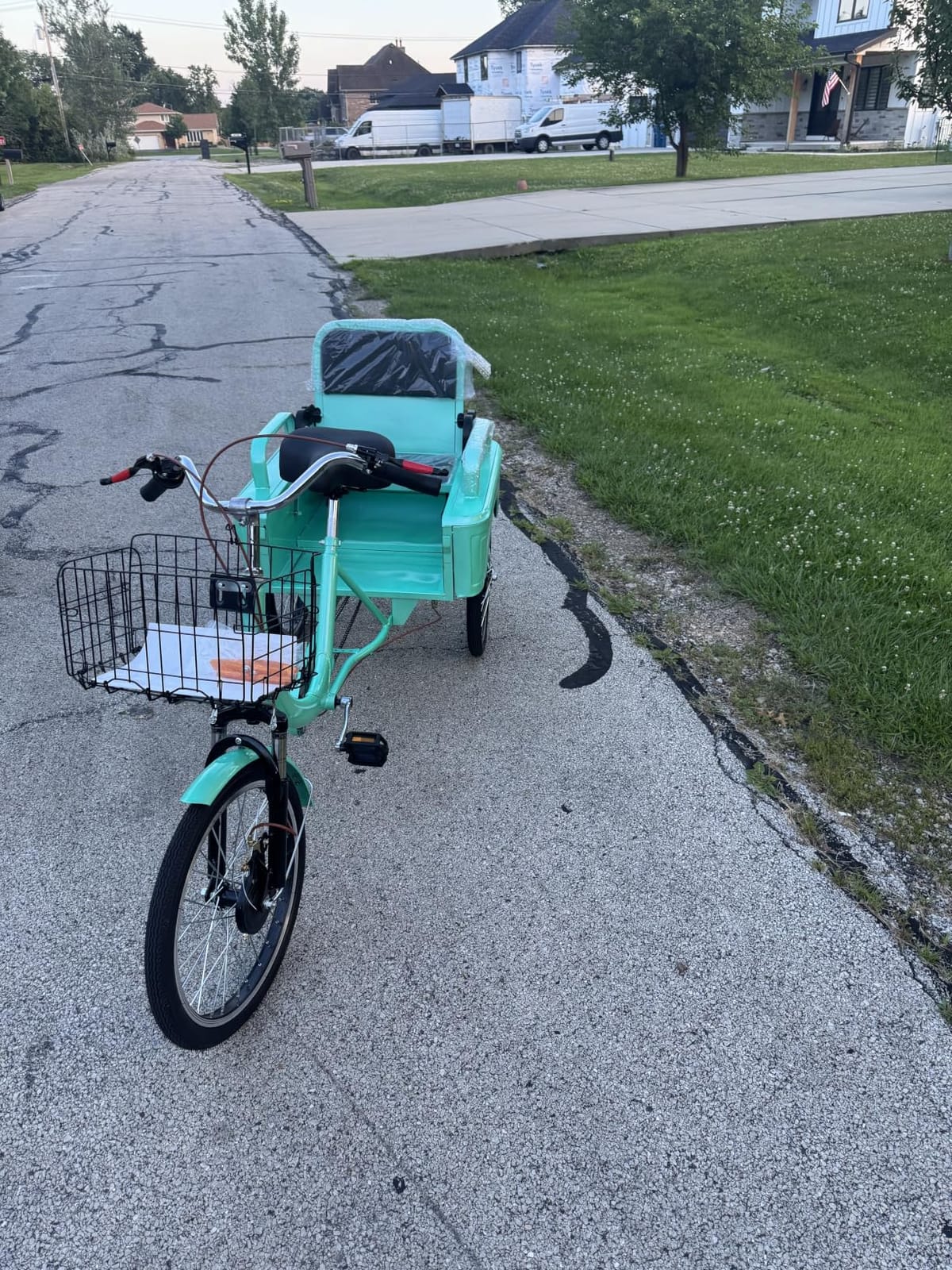 MOOITZ Adult Tricycle, 20 Inch 3-Wheel Bikes Carrying Passengers and Cargo, Trike for Adults with Front Baskets for Women, Seniors, Men, Low Step-Through Cruiser Bike for Cycling, Outing, Picnic customer photo 1