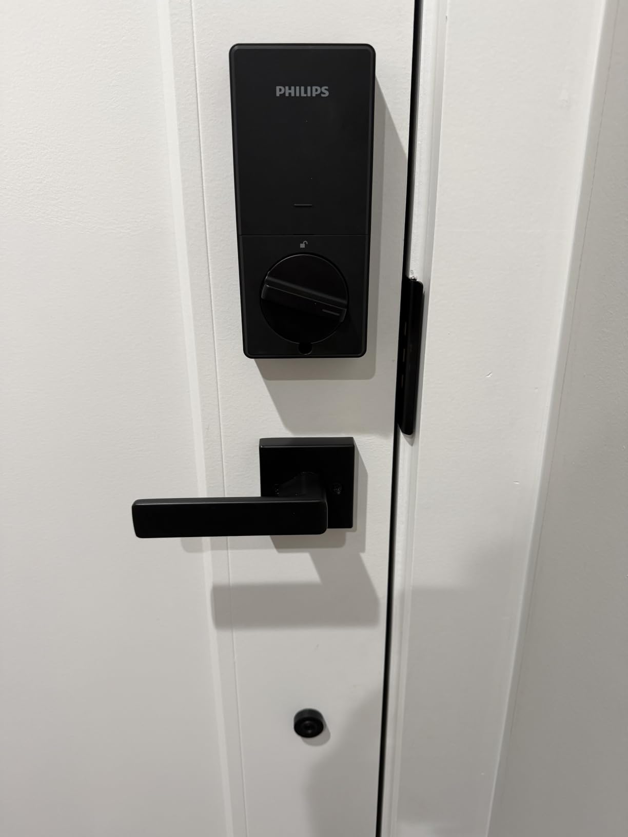 Philips Upgraded Wi-Fi Smart Front Door Lock Set, Fingerprint Keyless Entry Deadbolt, Keypad Lock with Handle, App Remote Control, IP53 Waterproof, Auto Lock, Anti-Peeping Password, Easy Install customer photo 1