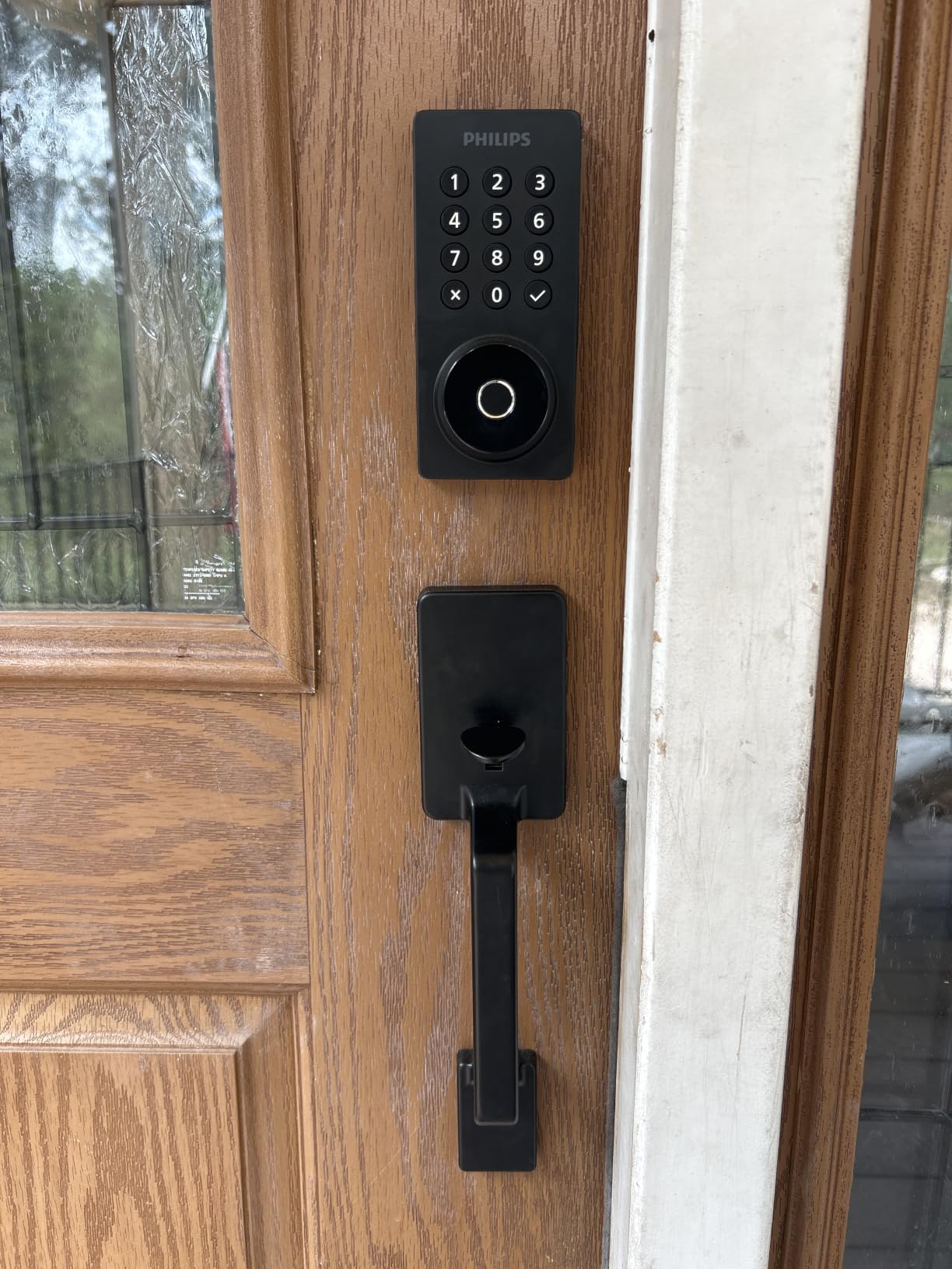 Philips Upgraded Wi-Fi Smart Front Door Lock Set, Fingerprint Keyless Entry Deadbolt, Keypad Lock with Handle, App Remote Control, IP53 Waterproof, Auto Lock, Anti-Peeping Password, Easy Install customer photo 2