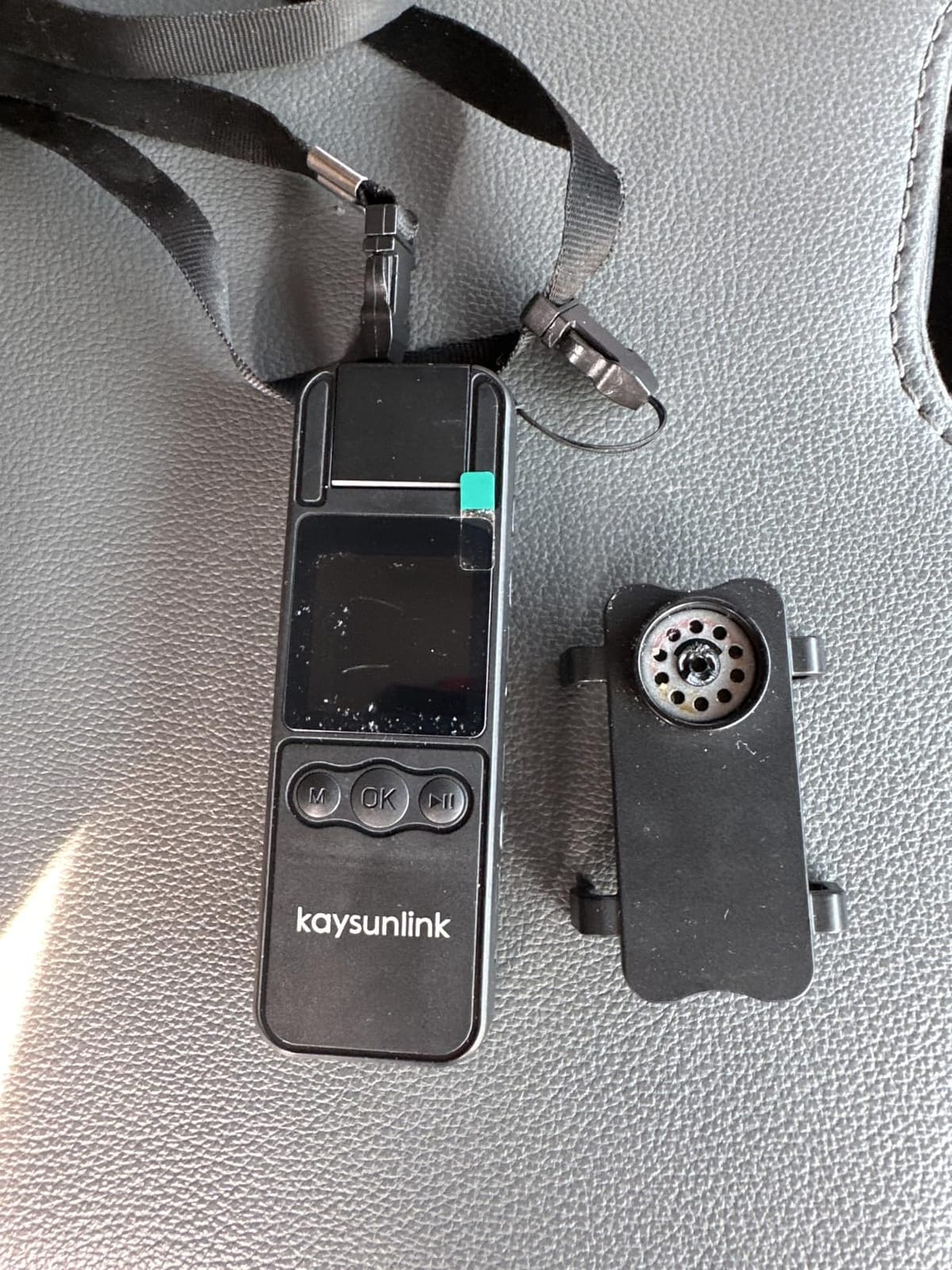 Kaysunlink 1080P Vlogging Camera with 270°Rotatable Lens, Handheld POV Pocket Camera with Touch Screen & WIFI, 5 Hours Power, One-button Recording Camcorder with 64GB Card for Daily Use, Travel, Black customer photo 1