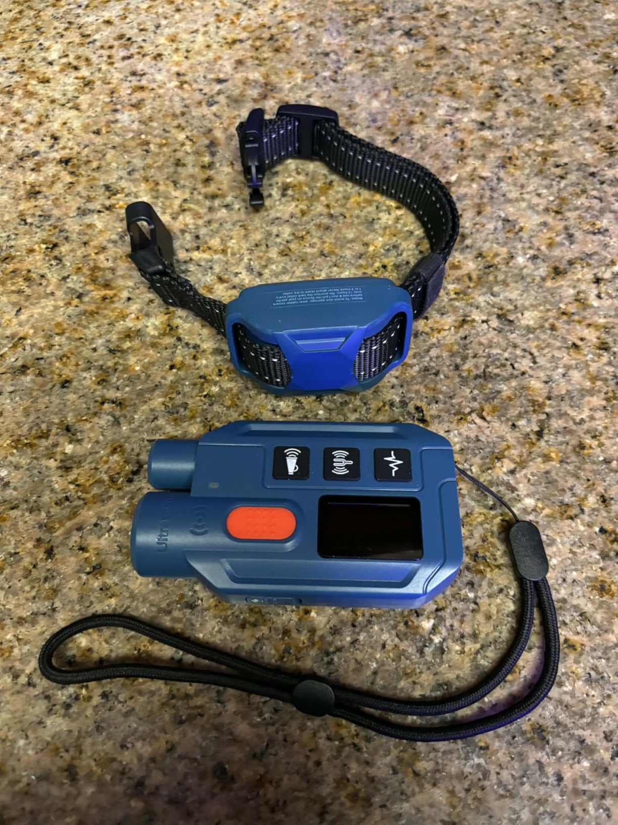 Dog Shock Collar with Remote Control,IP67 Waterproof Dog Bark Collar for Small Medium and Large Dogs,2000FT Range Dog Training Collar(Black) customer photo 1