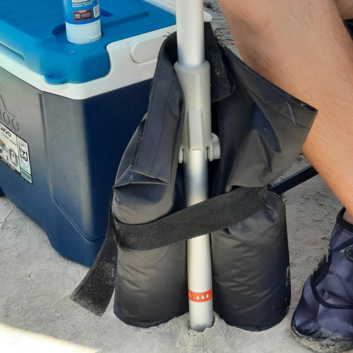 Eurmax USA 4-Pack 150LBS Capacity Universal Canopy Weight Bags,Heavy Duty Windproof Sandbags with All-Around Wrap Design,Ultimate Stability for Pop Up Tent,Shelter in High Winds(Sand Not Included) customer photo 2