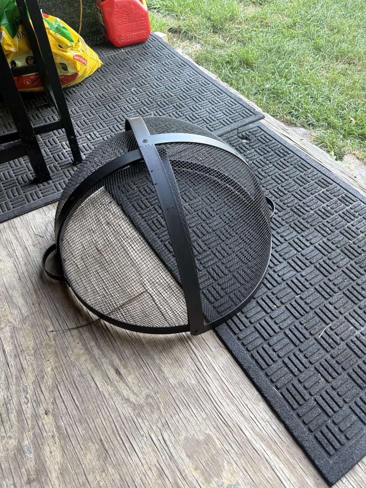Sunnydaze Outdoor Fire Pit Screen Cover, Round, Easy Access Door, 40