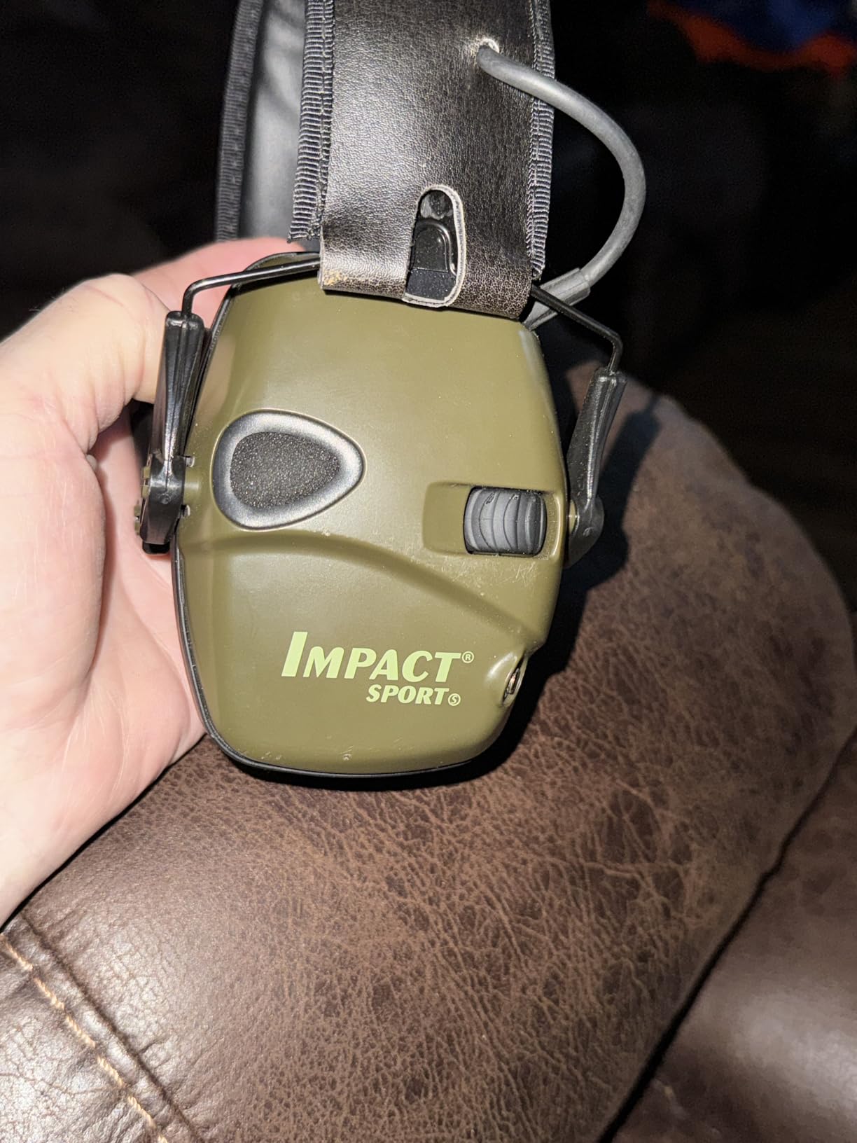 Howard Leight Impact Sport Electronic Earmuff, Med/Large, Black (R-02524) customer photo 2