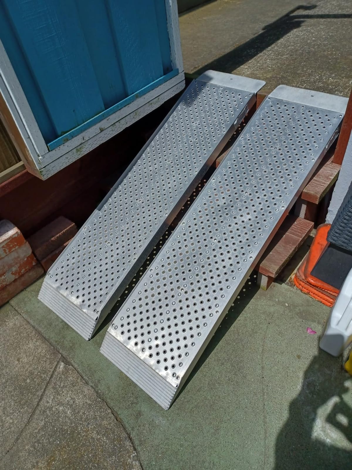 3' Shed Ramps, Aluminum, Punch Plate, 1,500 lb Cap, Guardian customer photo 2