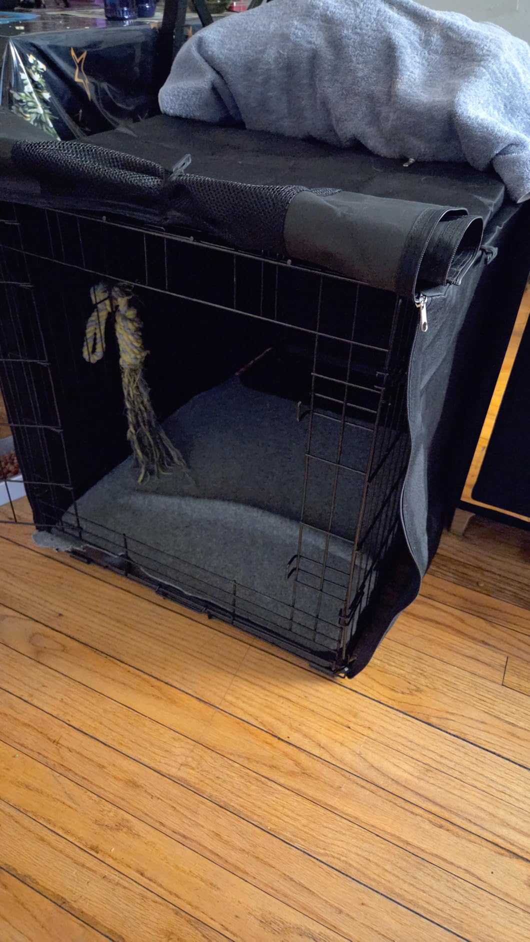 Explore Land Dog Crate Cover, 24 inches, Black customer photo 1