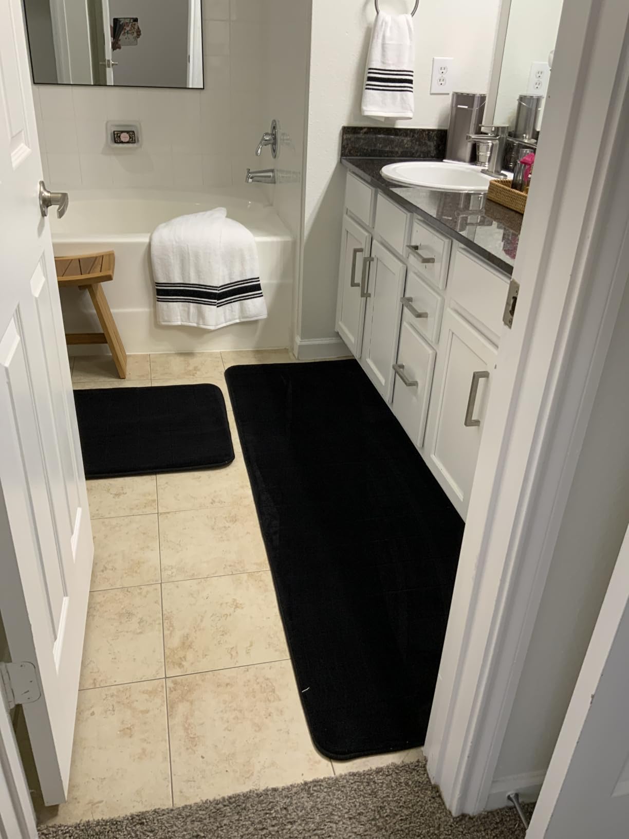 Yimobra Memory Foam Bath Mat, Super Soft & Absorbent Bathroom Rug, Grey customer photo 2