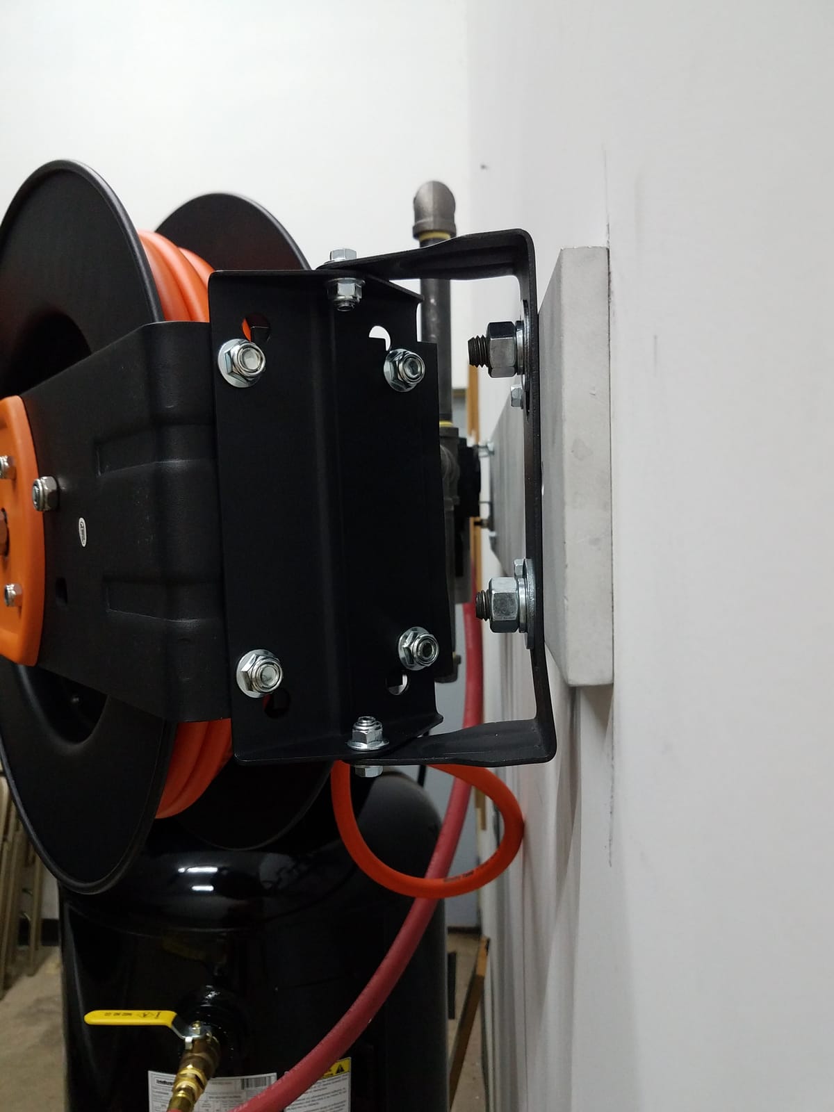 Giraffe Tools TA15 Retractable Air Hose Reel, 3/8