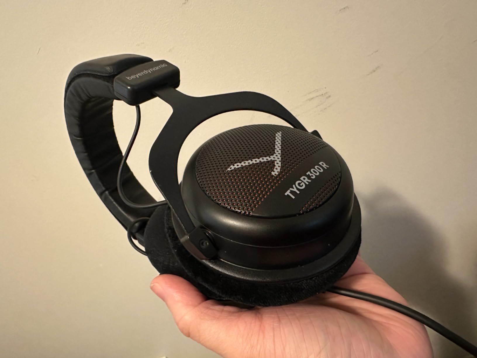 beyerdynamic TYGR 300 R Open-Back Wired Gaming Headphones, No Mic, Black customer photo 1
