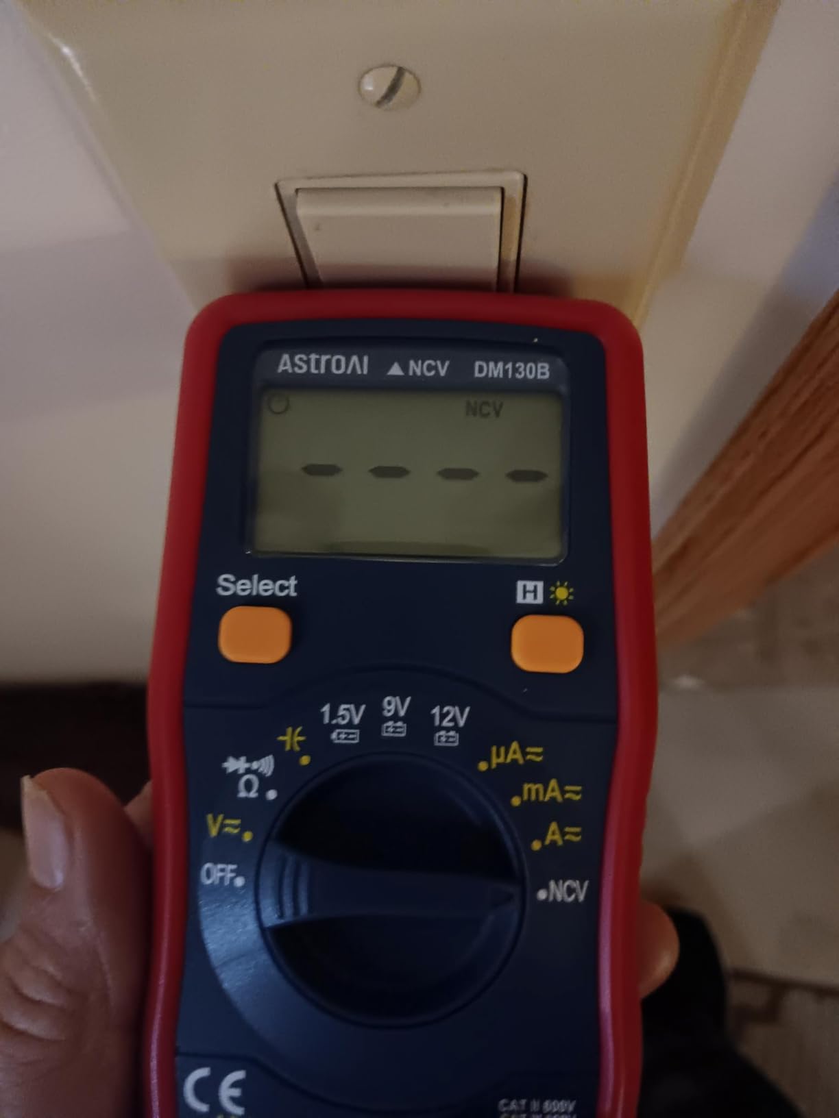 AstroAI DM130B Multimeter, 4000 Counts, Auto-Ranging, Capacitance Testing customer photo 2