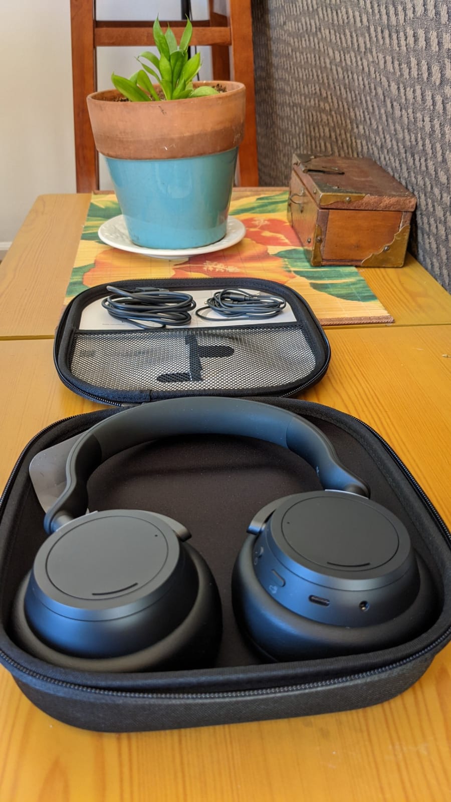 New Microsoft Surface Headphones 2 - Matte Black customer photo 2
