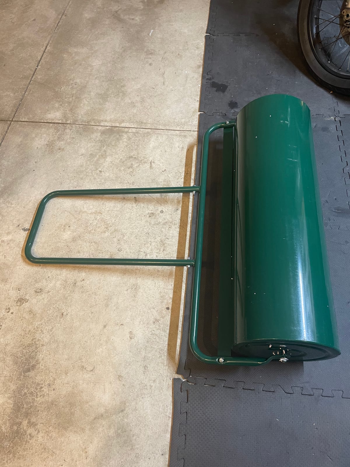 S AFSTAR Lawn Roller, Push Tow Behind Sod Roller with U Shaped Handle, Water and Sand Filled Garden Drum Roller for Planting, Seeding, Eliminating Turf Damage (13 by 24-inch/ 13 Gal) customer photo 1