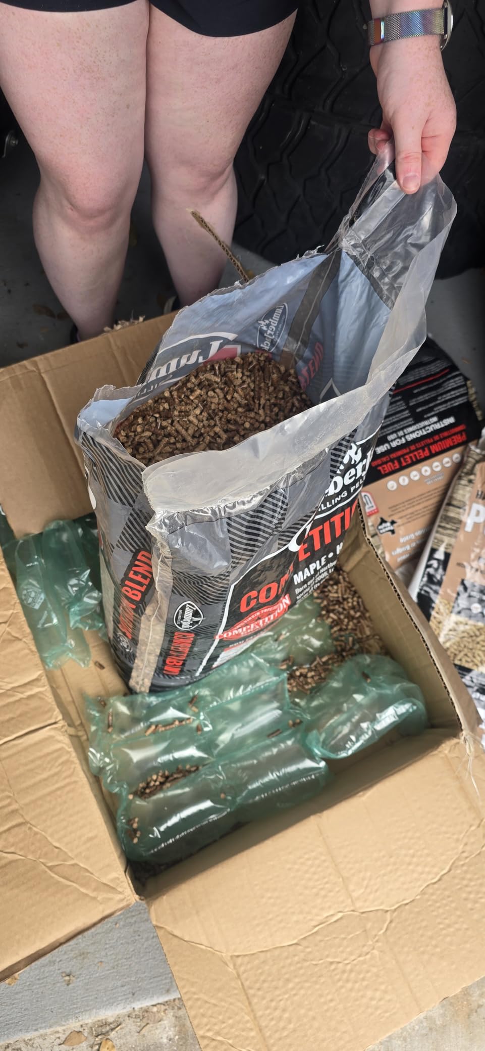 Lumber Jack Competition Blend Maple-Hickory-Cherry BBQ Grilling Pellets – 40 lbs. customer photo 1