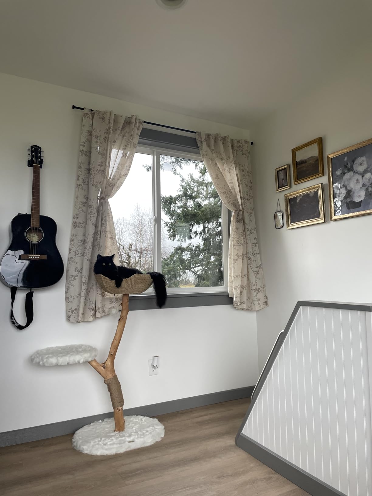 Mau - Modern Wood Cat Tree Tower with Scratching Post, Aesthetic Cat Condo customer photo 1
