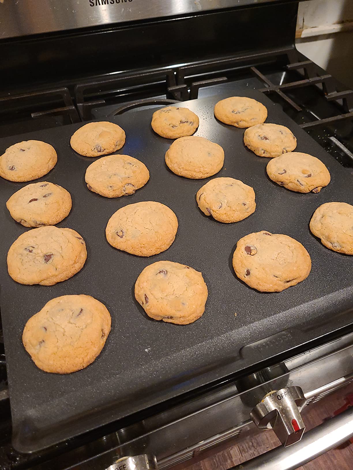 GoodCook AirPerfect Cookie Sheet Nonstick Air Insulated Carbon Steel Construction, 14 x 12-Inch, Gray customer photo 2