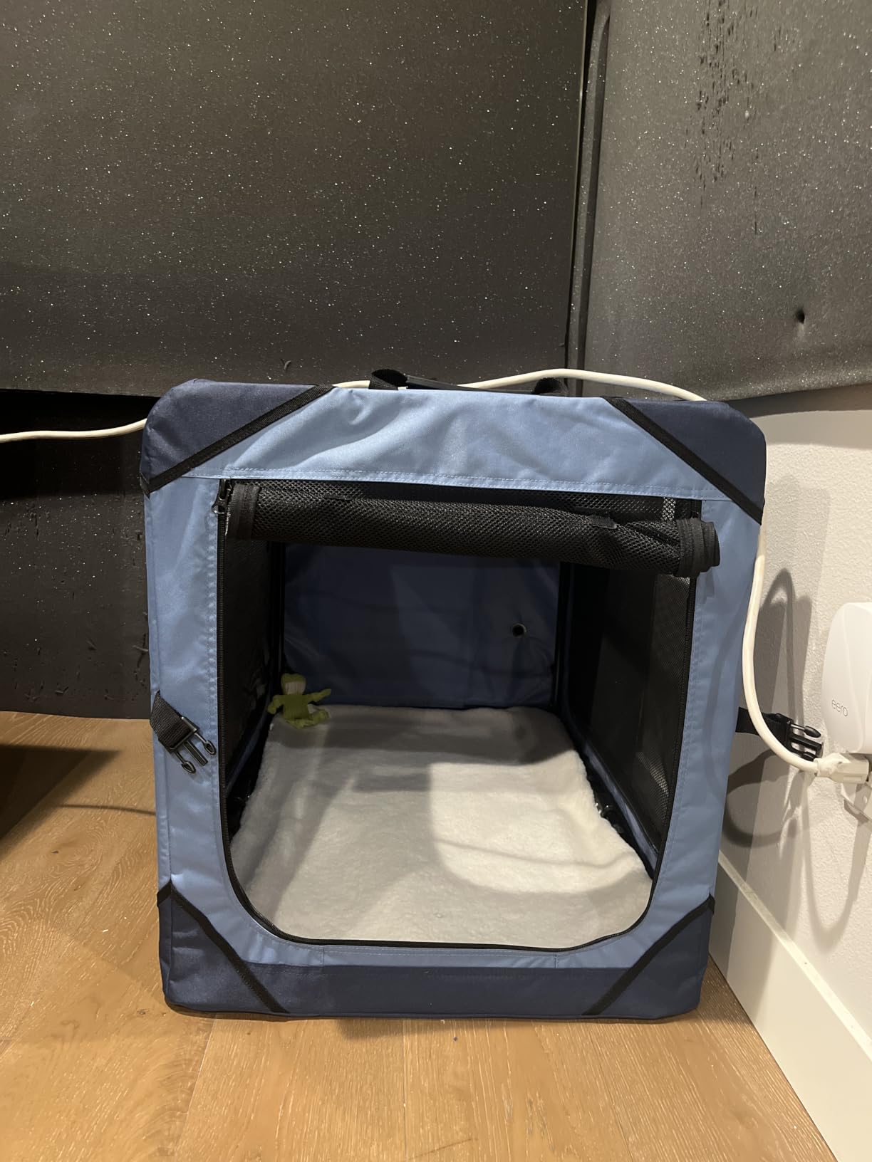 Lesure Portable Soft Collapsible Small Dog Crate, 26in Light Grey customer photo 2