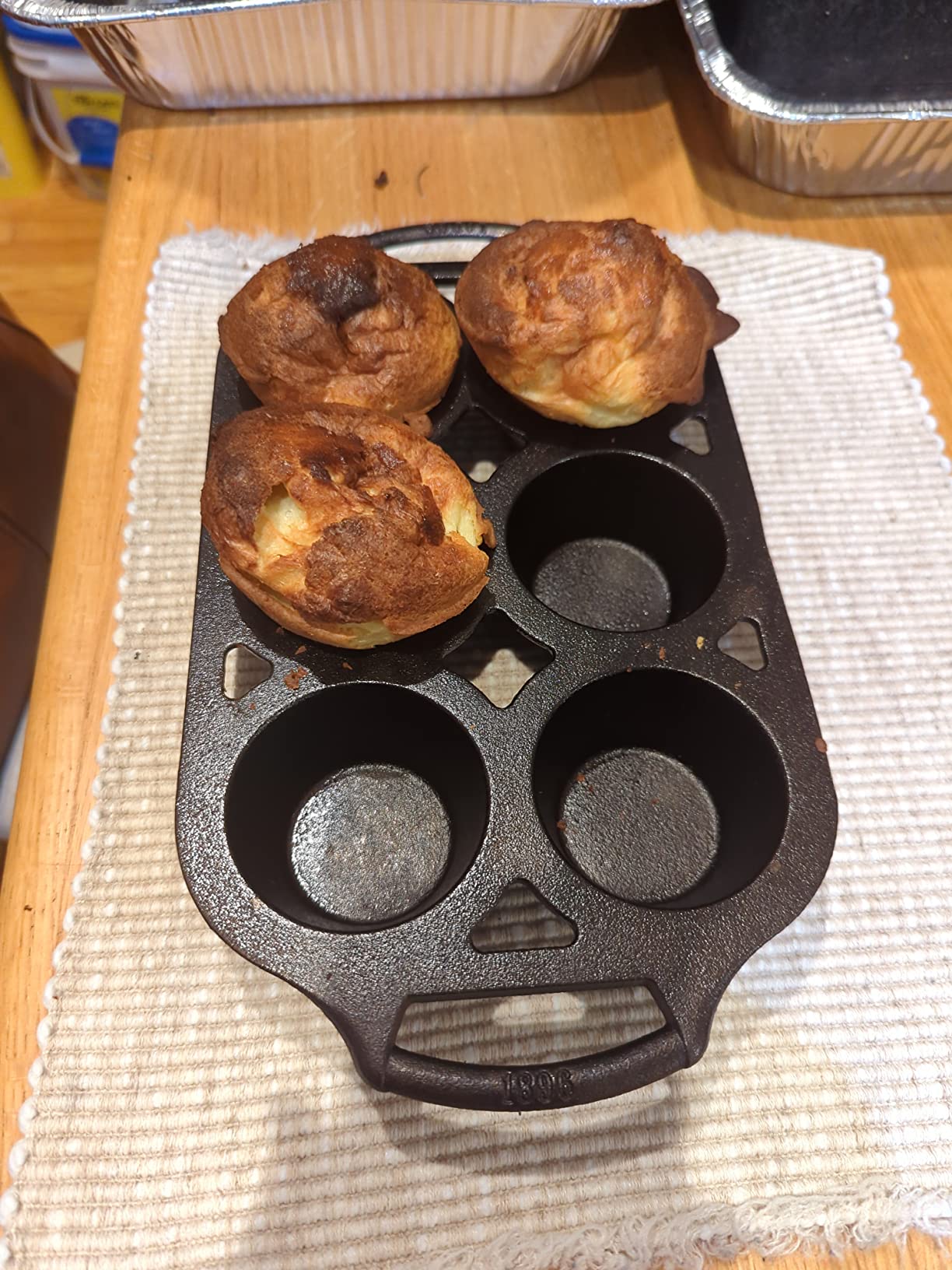 Lodge Pre-Seasoned Cast Iron 6 Wells Muffin Baking Pan, PFAS-Free customer photo 1