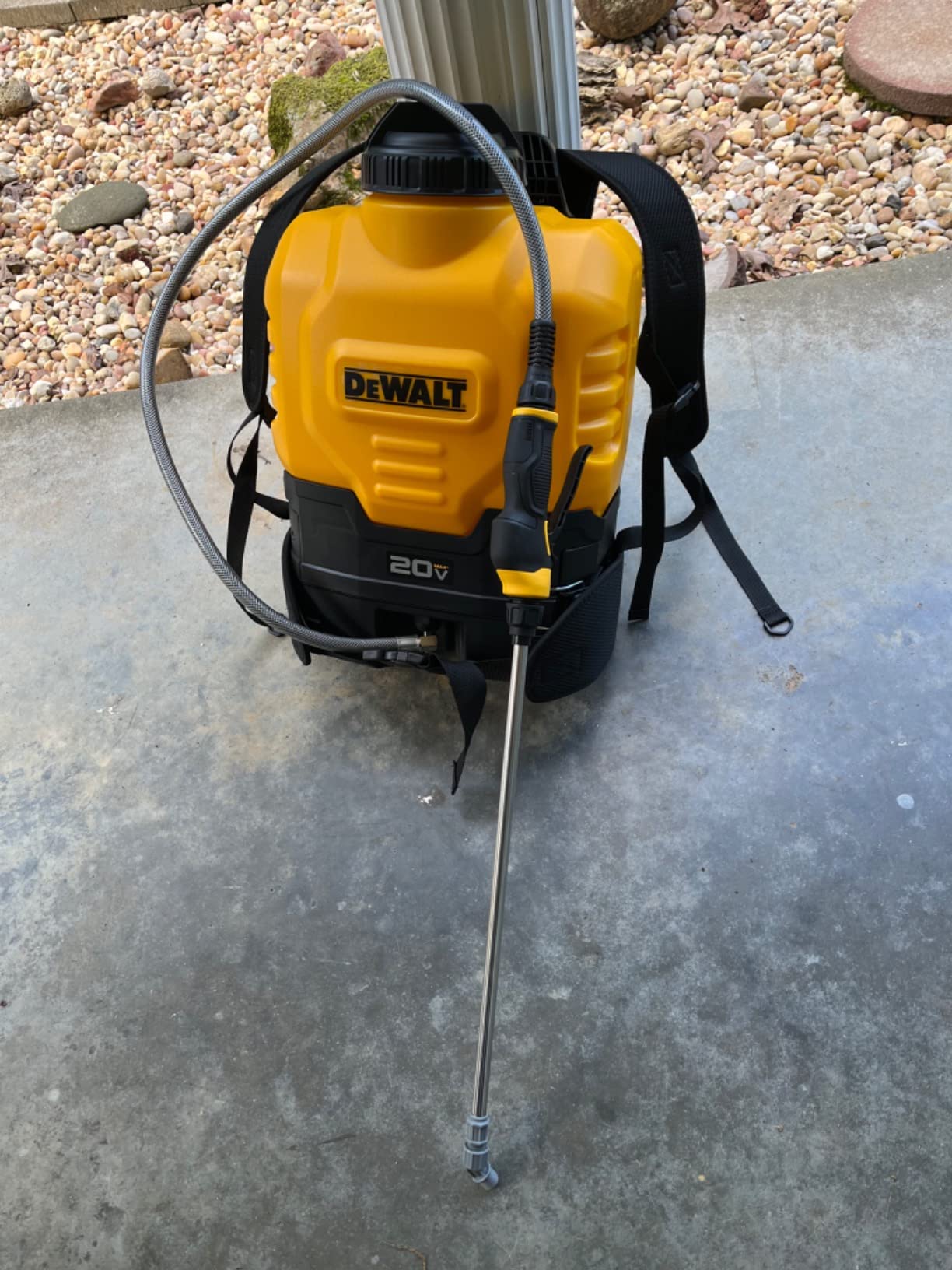 DEWALT Lithium-ion Battery Powered Backpack Sprayer (Tool Only) DSXP190681B customer photo 1