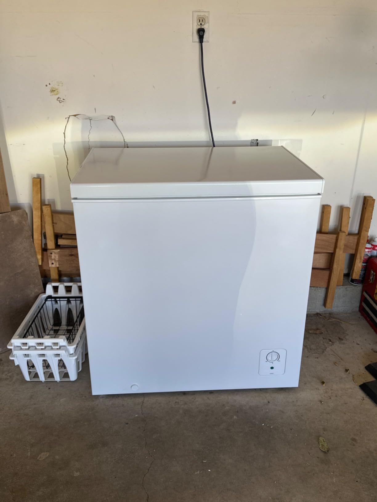 SMETA Chest Freezer, 10 Cubic Feet Deep Freezer with 3 Basket, Garage Ready, Low Noise, Adjustable Thermostat, Energy Saving with 4 Wheels for Kitchen, Office, Meat, House, Commercial, White customer photo 1