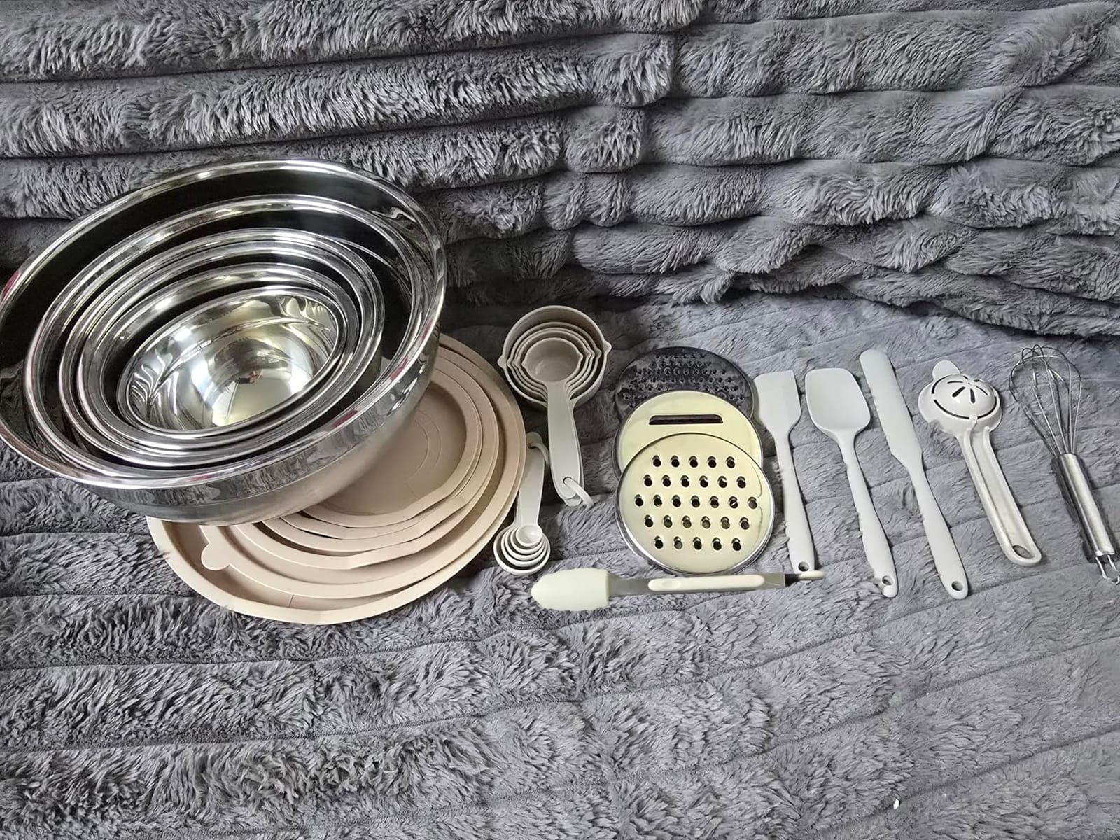 Thickened Heavy-Duty 26pcs Stainless Steel Bowl, Mixing Bowl Set with Lid, Grater Attachment, Non-Slip Bottom and Kitchen Gadget Set, Sizes 7, 4, 2.5, 2.0, 1.5, 1QT, Ideal for Mixing and Serving customer photo 1
