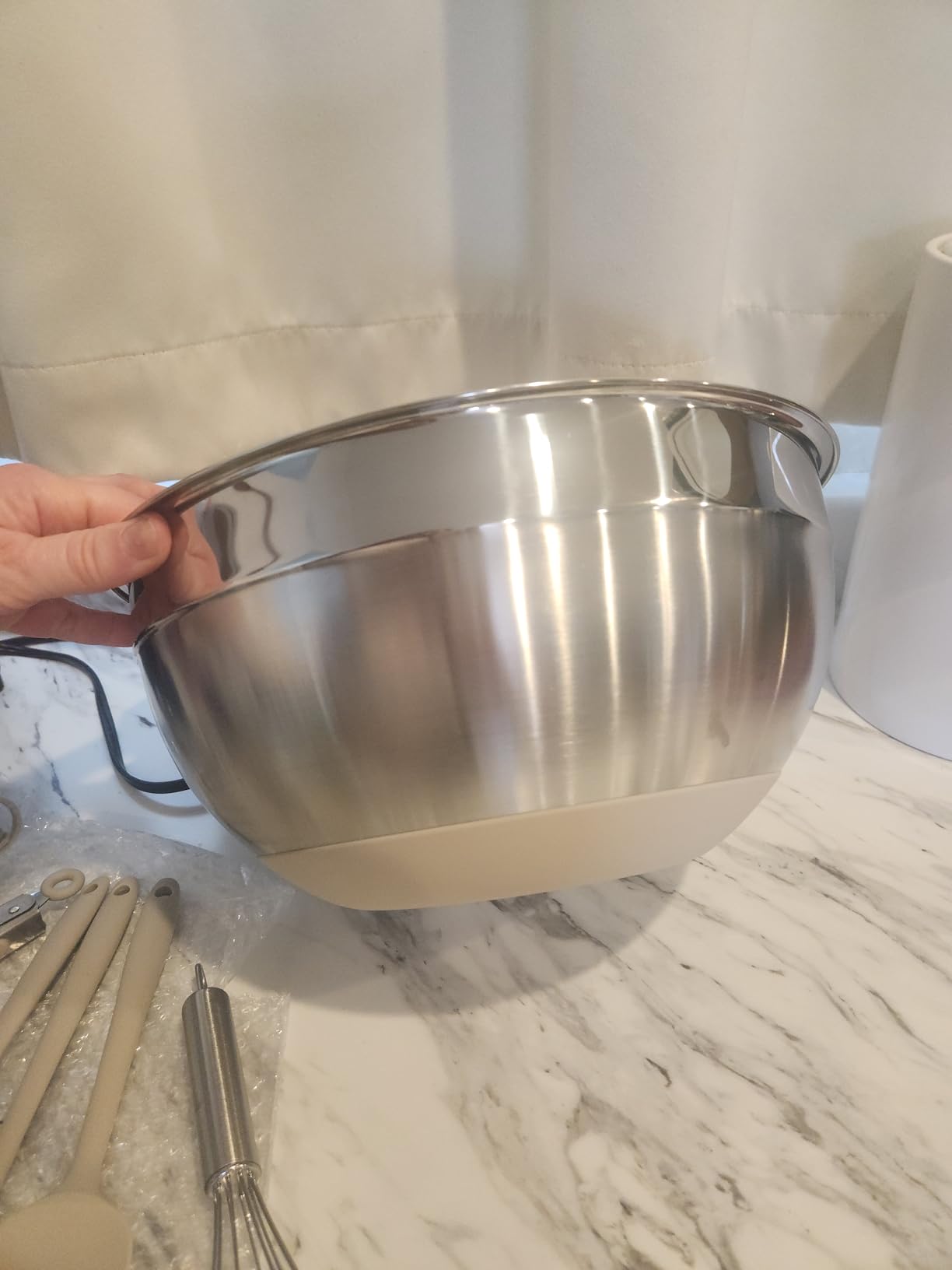 Thickened Heavy-Duty 26pcs Stainless Steel Bowl, Mixing Bowl Set with Lid, Grater Attachment, Non-Slip Bottom and Kitchen Gadget Set, Sizes 7, 4, 2.5, 2.0, 1.5, 1QT, Ideal for Mixing and Serving customer photo 2