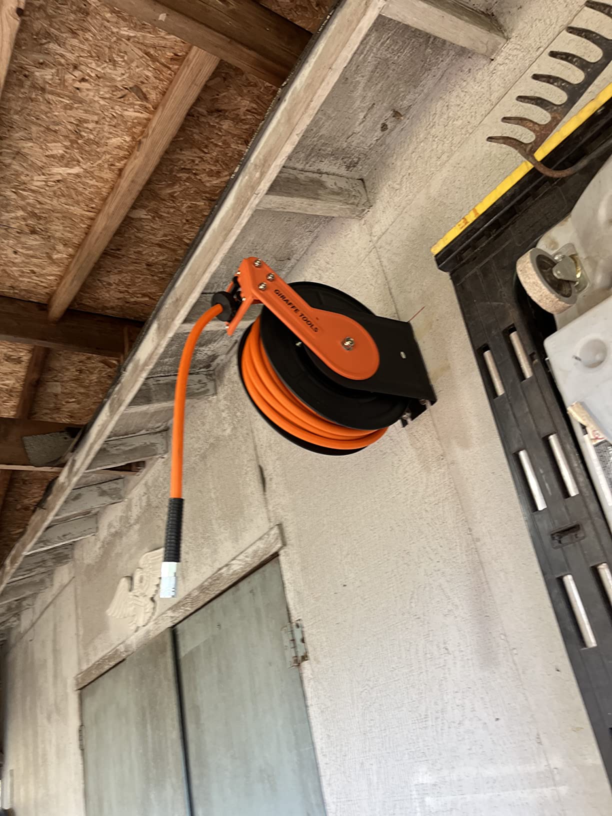 Giraffe Tools Retractable Air Hose Reel 50ft with Swivel Bracket 3/8