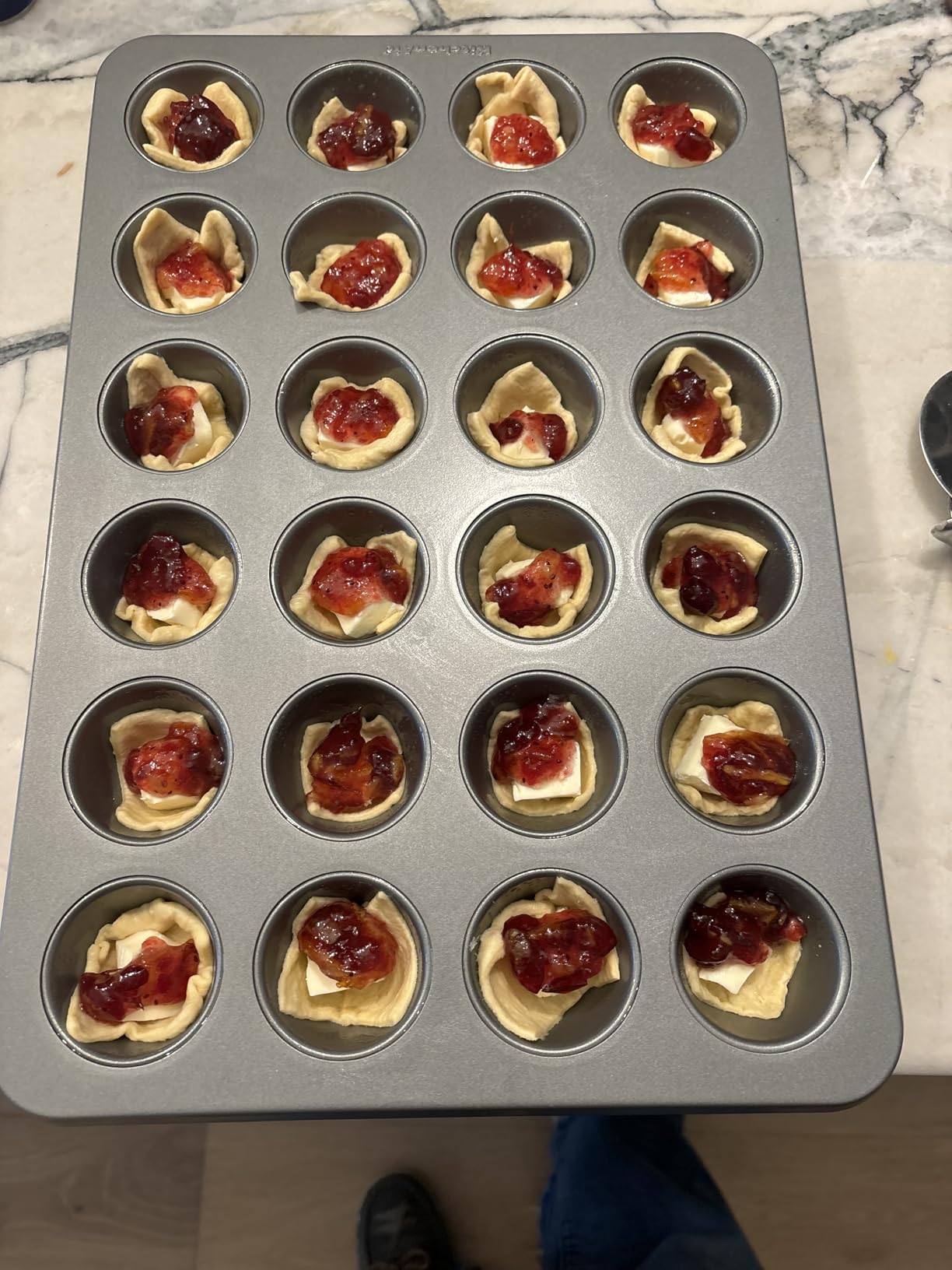 KitchenAid 12-Cup Nonstick Aluminized Steel Muffin Pan, Contour Silver customer photo 1