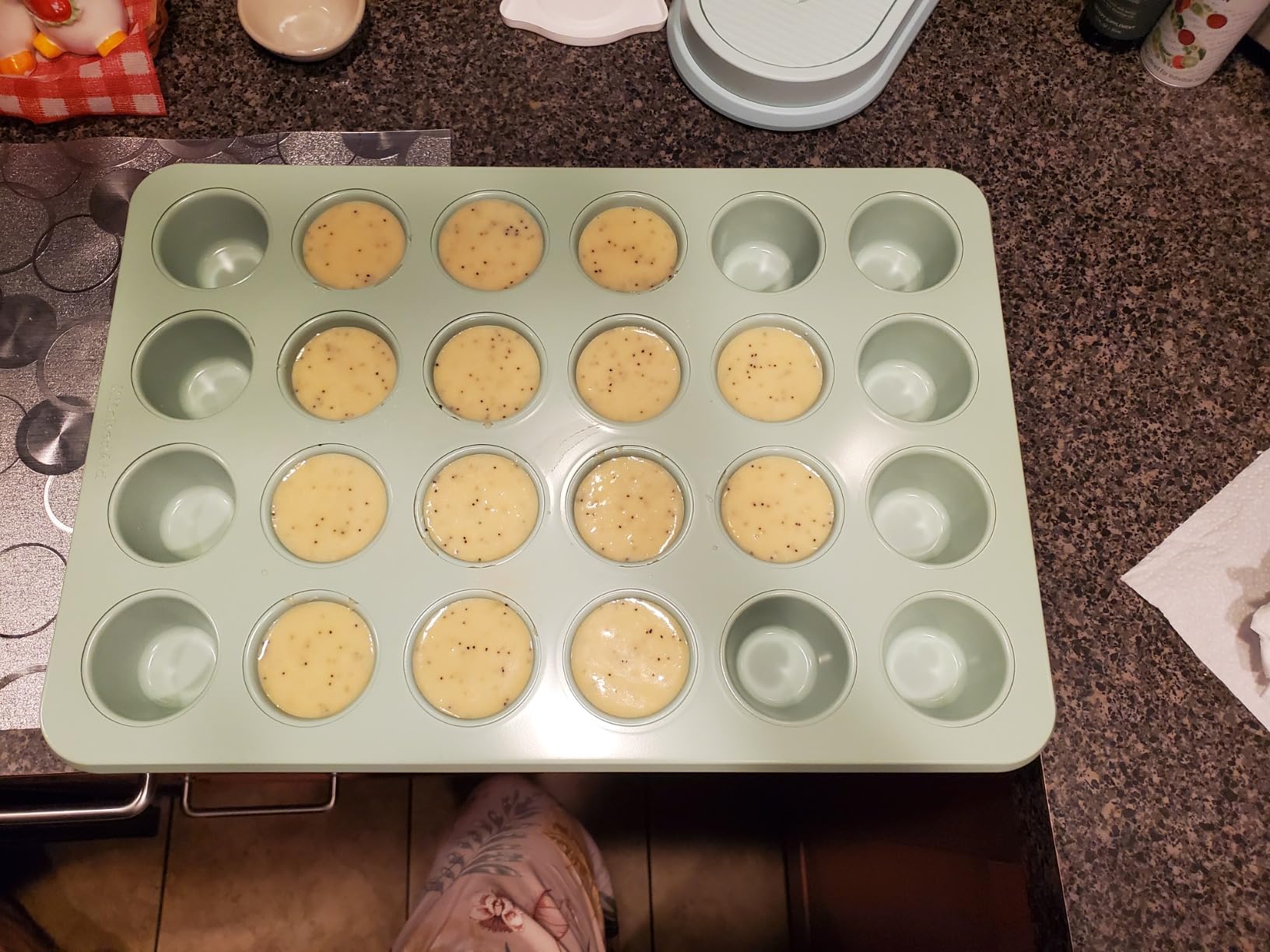 KitchenAid 12-Cup Nonstick Aluminized Steel Muffin Pan, Contour Silver customer photo 2