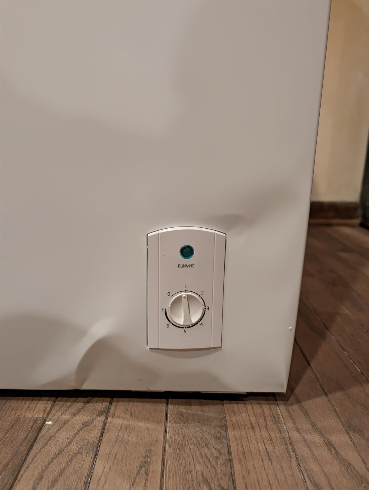 BLACK+DECKER 19.8 Cu. Ft. Chest Freezer, R600a Refrigerant, BCF1980E, White customer photo 1
