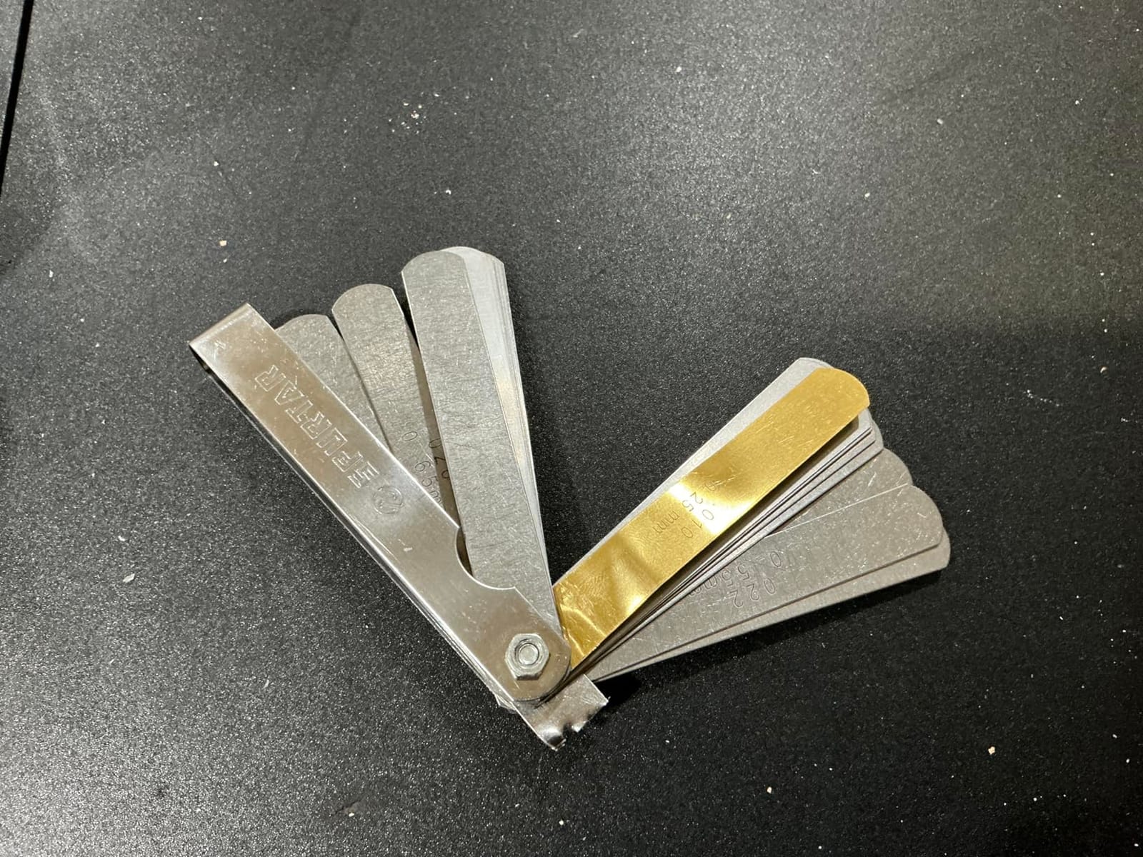 Feeler Gauge Set Stainless Steel Thickness Gauge 32 Blades customer photo 2