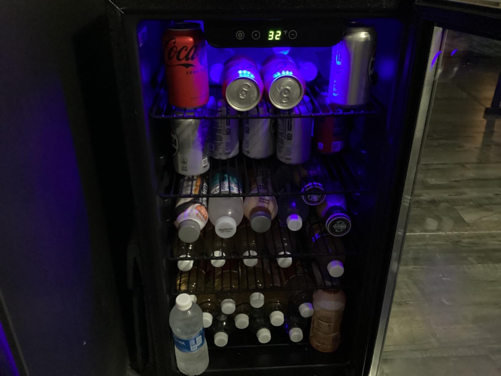 Icyglee 126 Can Mini Fridge, 3.2 Cu.Ft Beverage Refrigerator, NEW Black customer photo 2